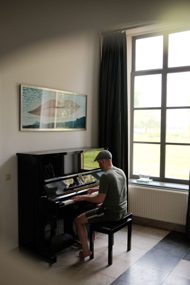 Sjef achter de piano